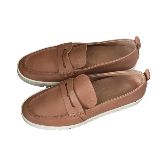 VIONIC UPTOWN PENNY LOAFER. CAMEL BROWN LEATHER. - Picture 3 of 9